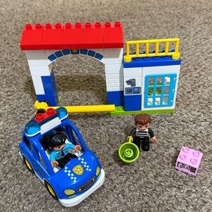 LEGO Police Station Set 10902 (retired)